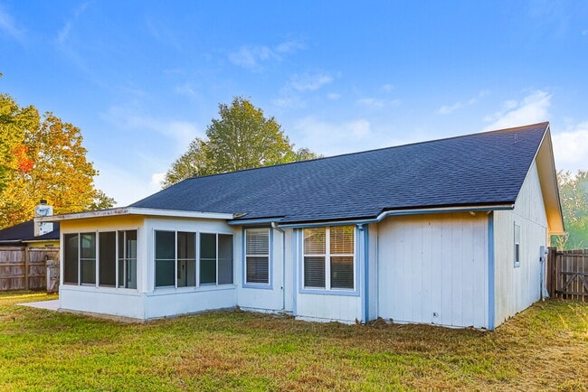 Building Photo - 1983 Apopka Dr