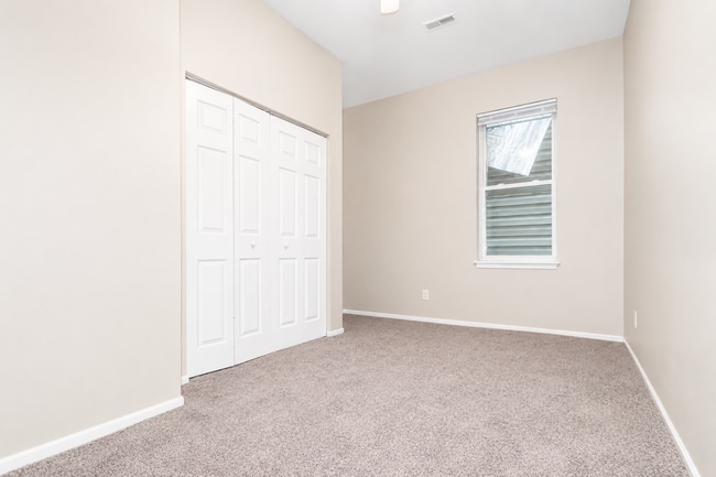 Building Photo - 500 E Ormsby Ave