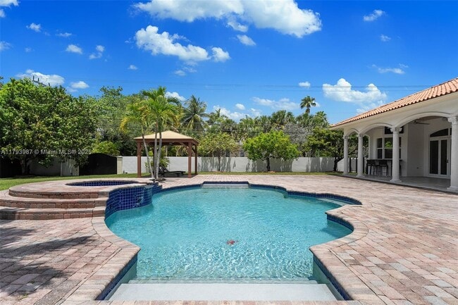 Building Photo - 9400 SW 93rd Ct