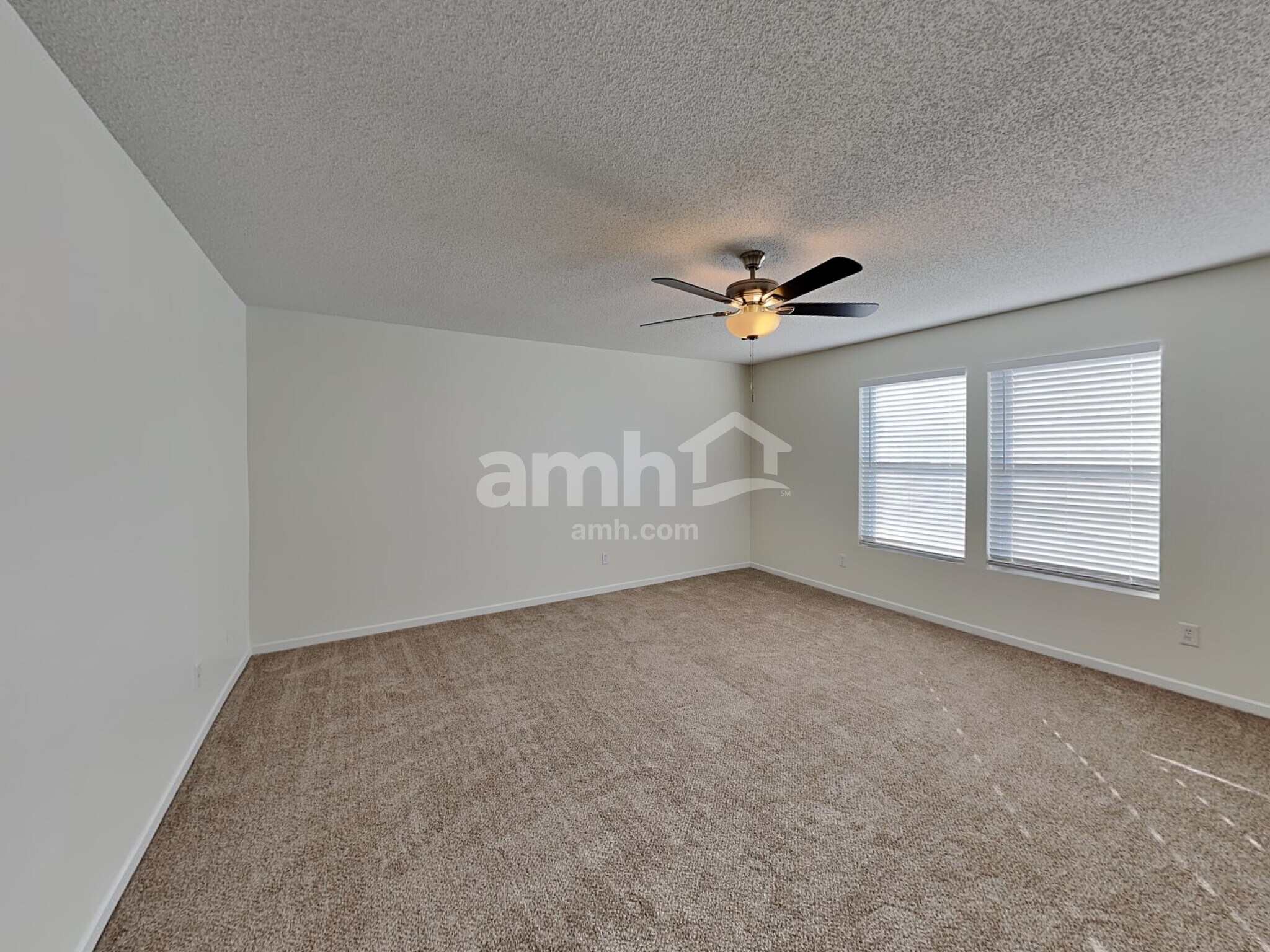Building Photo - 2142 Olympia Dr