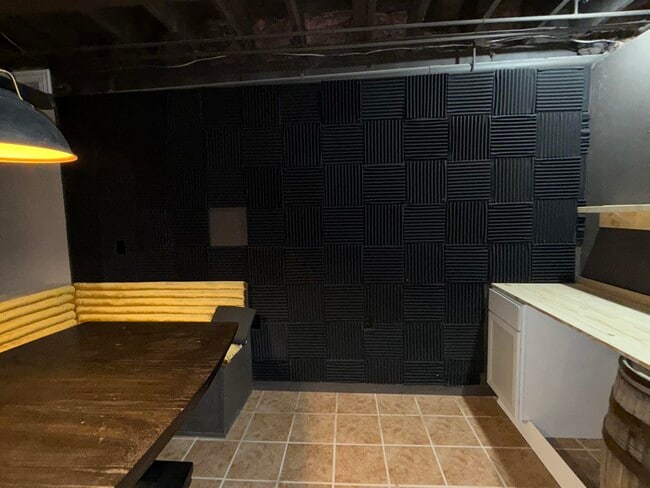 Building Photo - 18145 Shoreline Ct