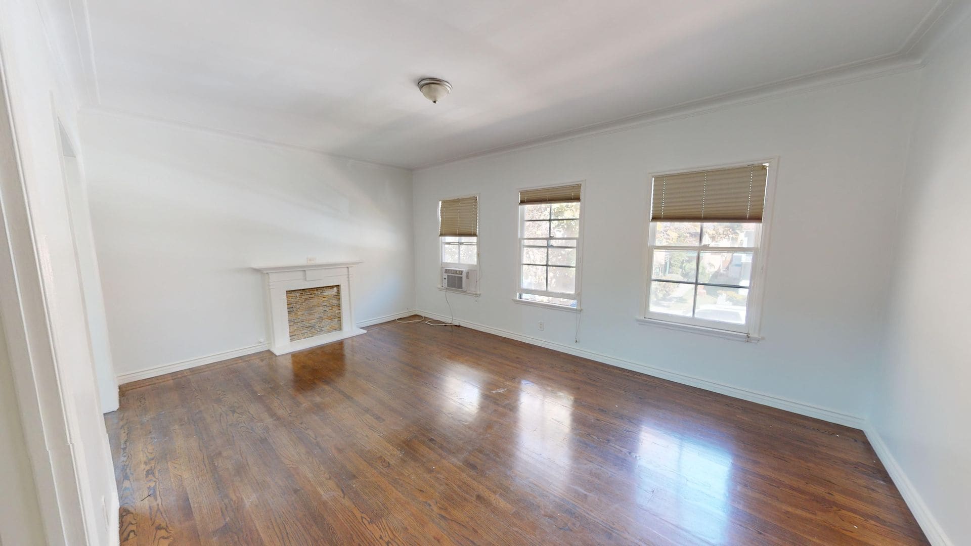 Interior Photo - 4302 Garthwaite