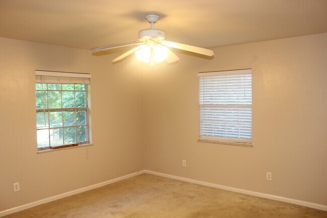 Building Photo - PRE-LEASING 8/1/18   Great Updated 4 Bedroom Home