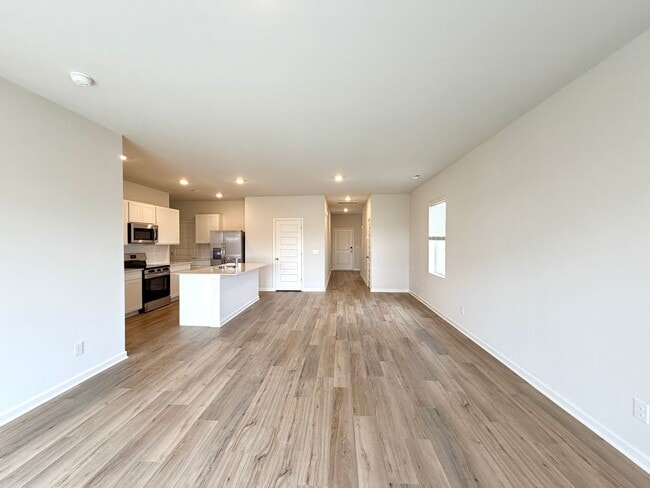 Building Photo - 900 Moray Ln