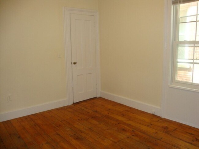 Building Photo - 133 Edgewood Ave