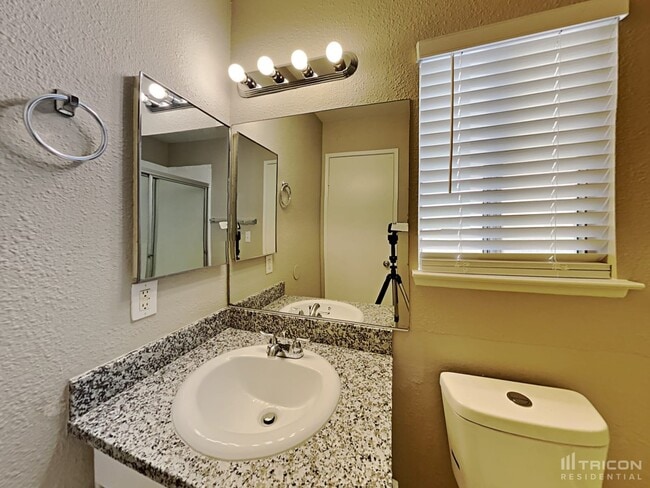 Building Photo - 6649 Gazelle Dr