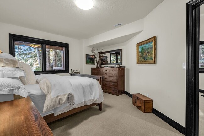 Building Photo - 3075 Snow Cloud Cir