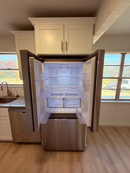 Building Photo - 1200 Chippendale Dr