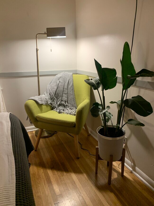 Building Photo - 3321 Bryant Ave S