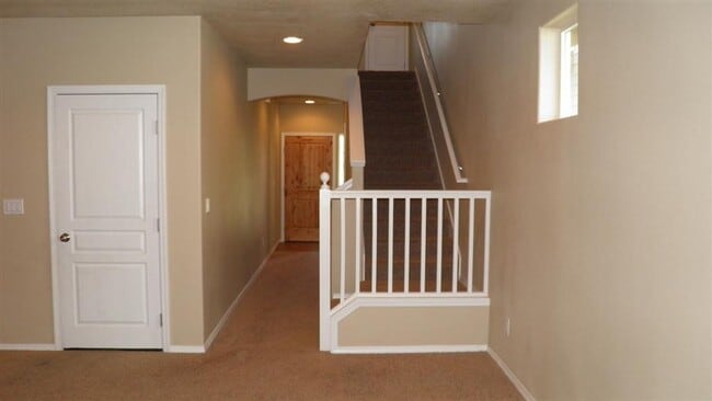 Building Photo - 61150 Snowbrush Dr