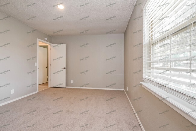 Building Photo - 505 S 24th St