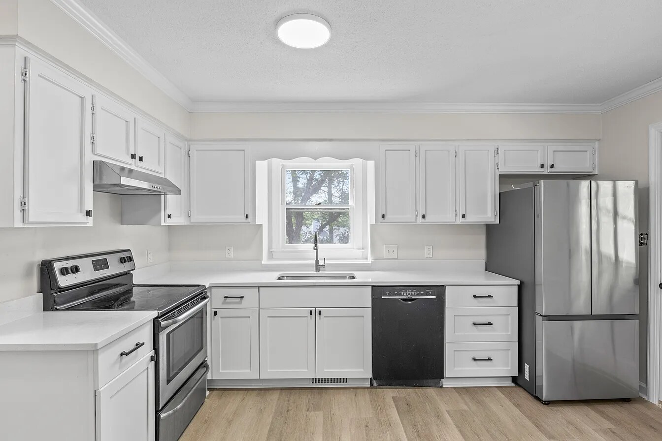 Building Photo - 623 Elmwood Ct