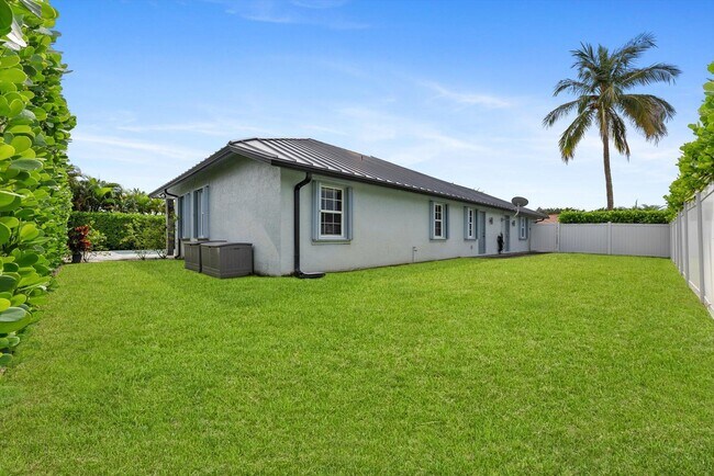 Building Photo - 1874 New Haven Ave