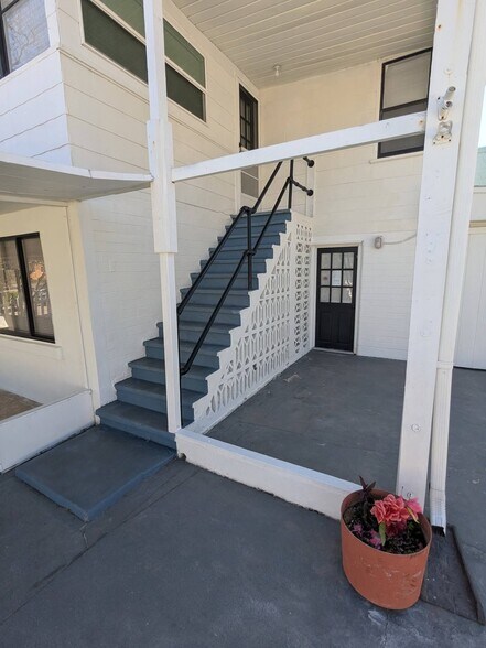 Building Photo - 209 10th St