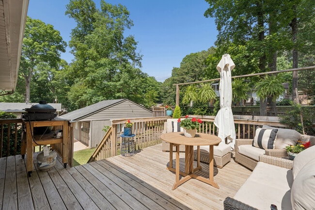 Building Photo - 4097 Longview Dr