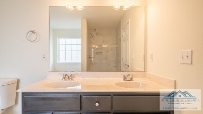 Building Photo - 102 Millbury Way