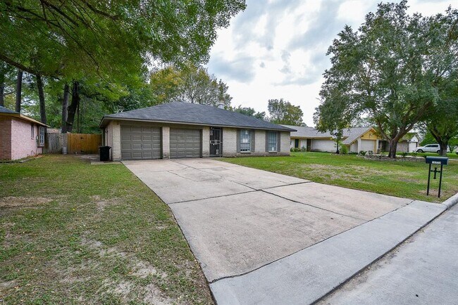 Building Photo - 15222 Morning Dove Dr