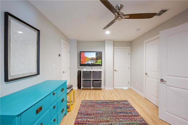 Building Photo - 1501 Brackenridge St