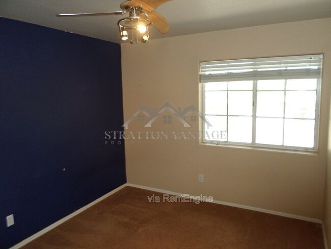 Building Photo - 1641 W Orchid Ln