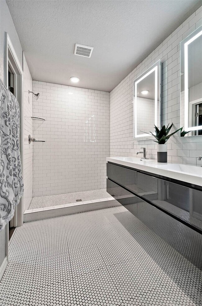 Building Photo - 7 S Prairie Dunes Dr