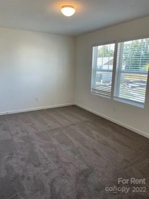 Building Photo - A charming house with 4 beds and 3 bath in...
