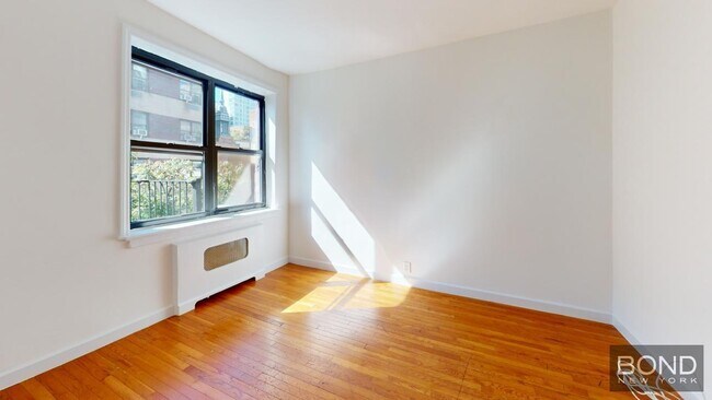 Building Photo - 257 E 61st St