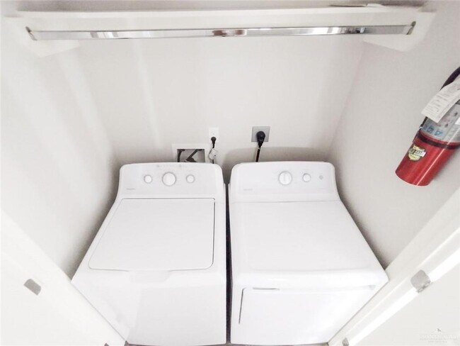 Building Photo - 12 Golden Nugget