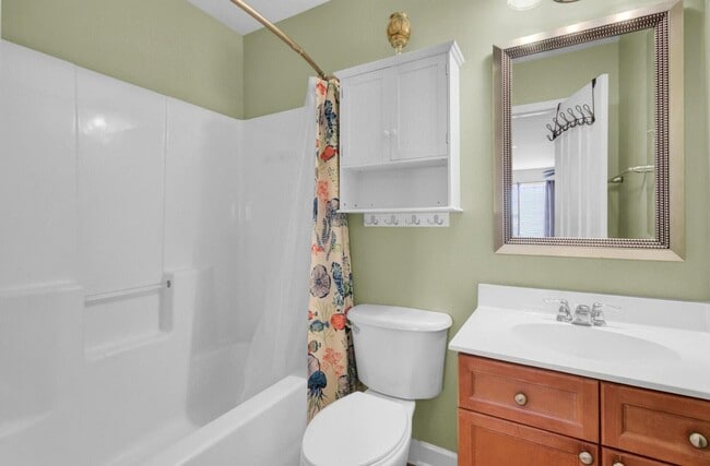 Building Photo - 1428 Bloomingdale Ln