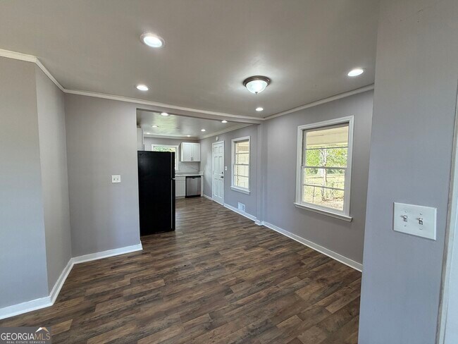 Building Photo - 109 Scarlett Dr