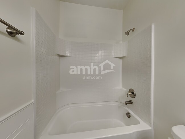 Building Photo - 391 Southwilde Way