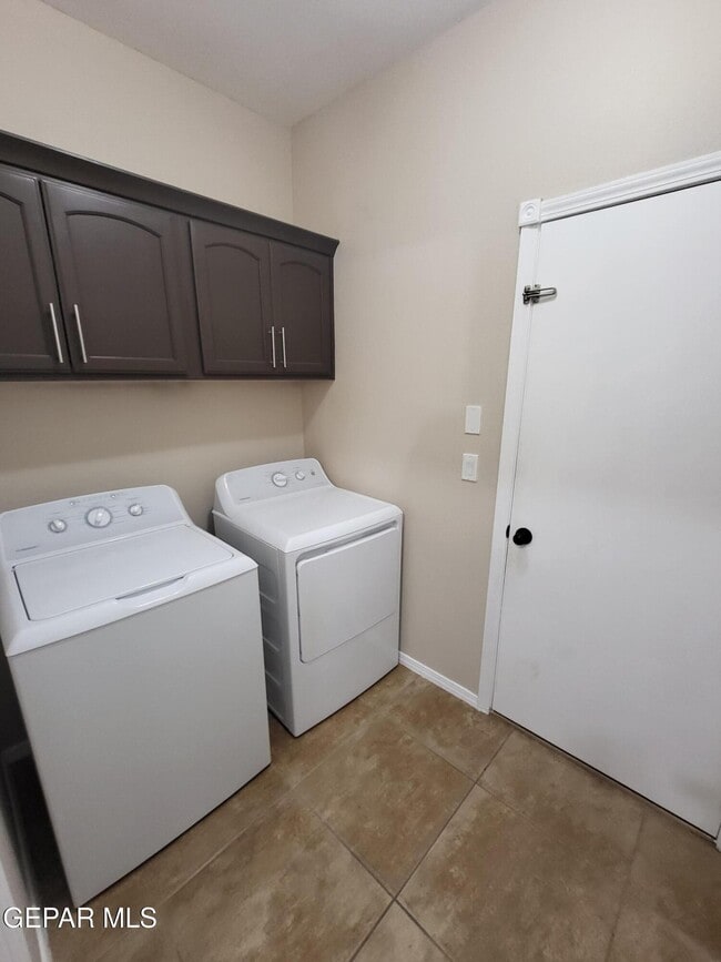 Building Photo - 14681 Spanish Point Dr