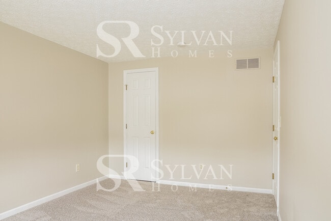 Building Photo - Carve Out a Great Life Here!