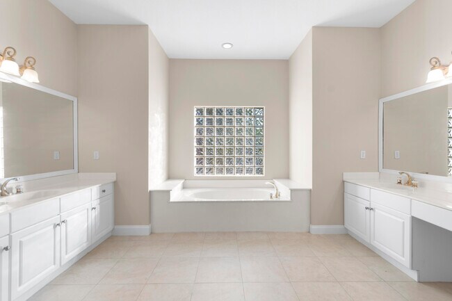 Building Photo - 6659 Conch Ct