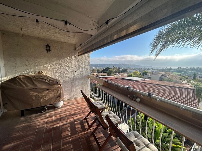 Building Photo - Luxurious Carlsbad Townhome with Ocean Views