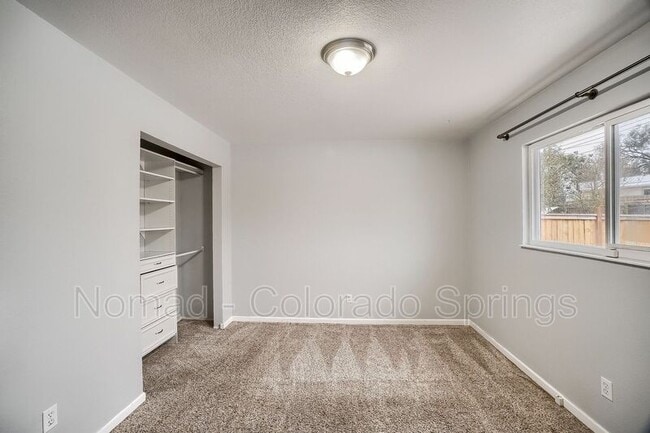 Building Photo - 1524 Maxwell St