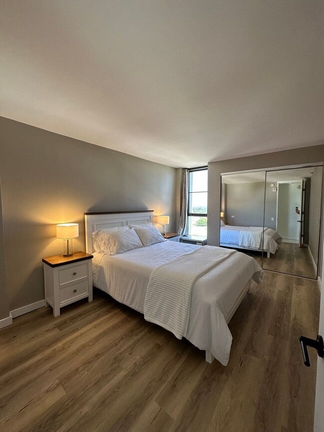 Building Photo - Stunning Panoramic Ocean Views! Fully furnished, fully renovated, 2 bedroom, 2 bathroom unit at W...