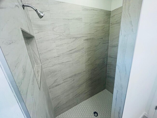 Building Photo - MOVE IN READY & BRAND NEW! Modern 3BD/ 2BA/ 1 Car Garage in Cape Coral