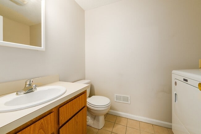 Building Photo - 126 Willard St