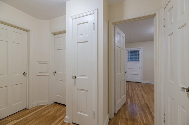 Building Photo - 5064 N Bay Ridge Ave