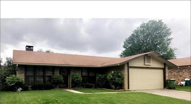 Primary Photo - 2304 Hollybush Ln
