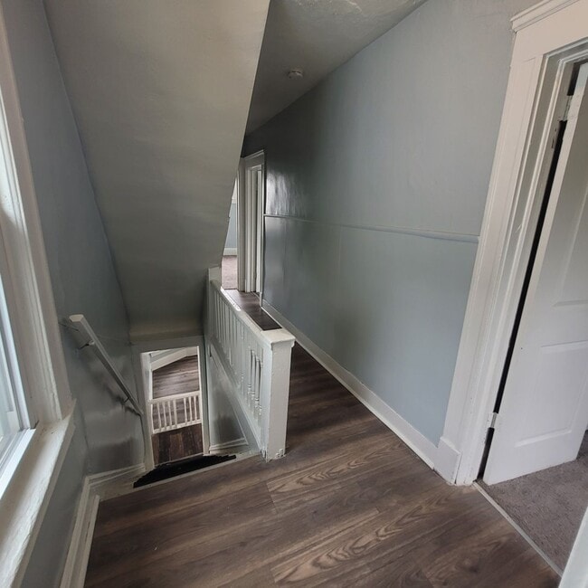 Building Photo - Single Family 4 Bed 2 Bath FOR RENT!