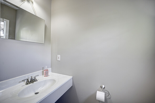Building Photo - 13711 Flowing Brook Ct