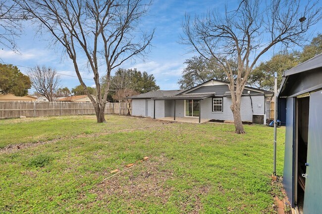 Building Photo - 13333 Challaburton Dr