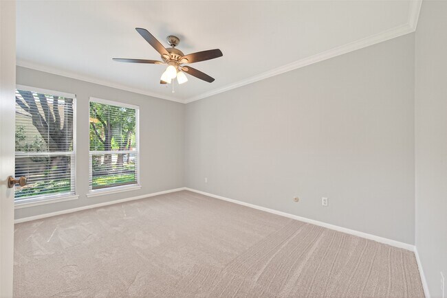 Building Photo - 5218 Palmetto St