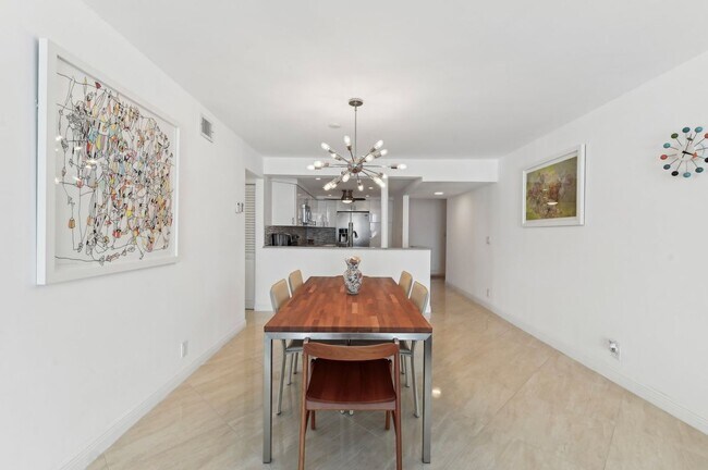 Building Photo - 3580 S Ocean Blvd