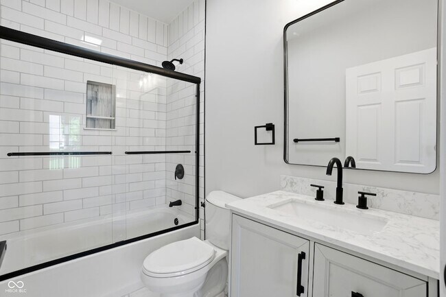 Building Photo - 4623 Rookwood Ave