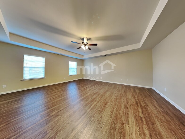 Building Photo - 298 Scarlett Ln