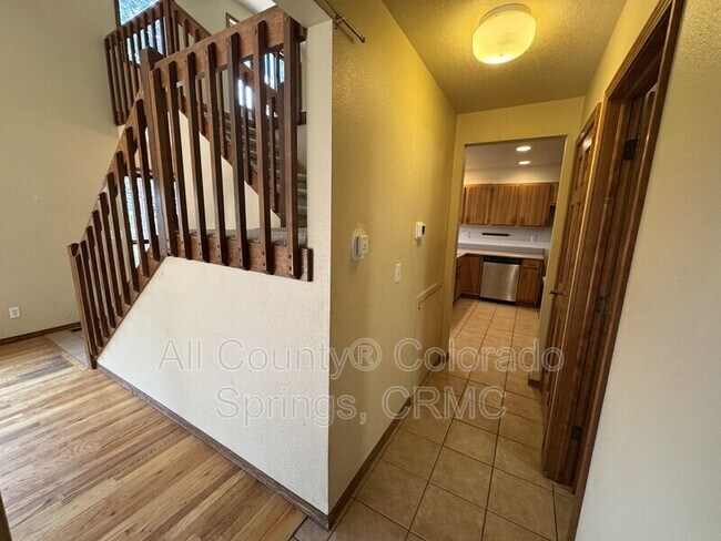 Building Photo - 380 Ponderosa Ln