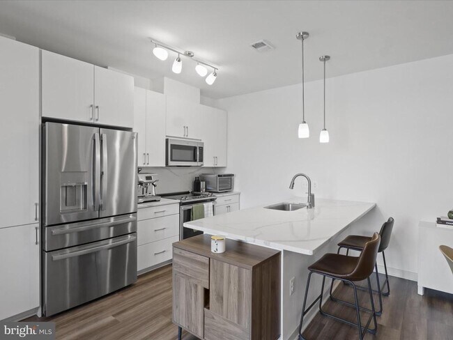 Building Photo - 10755 Fairgrounds Dr