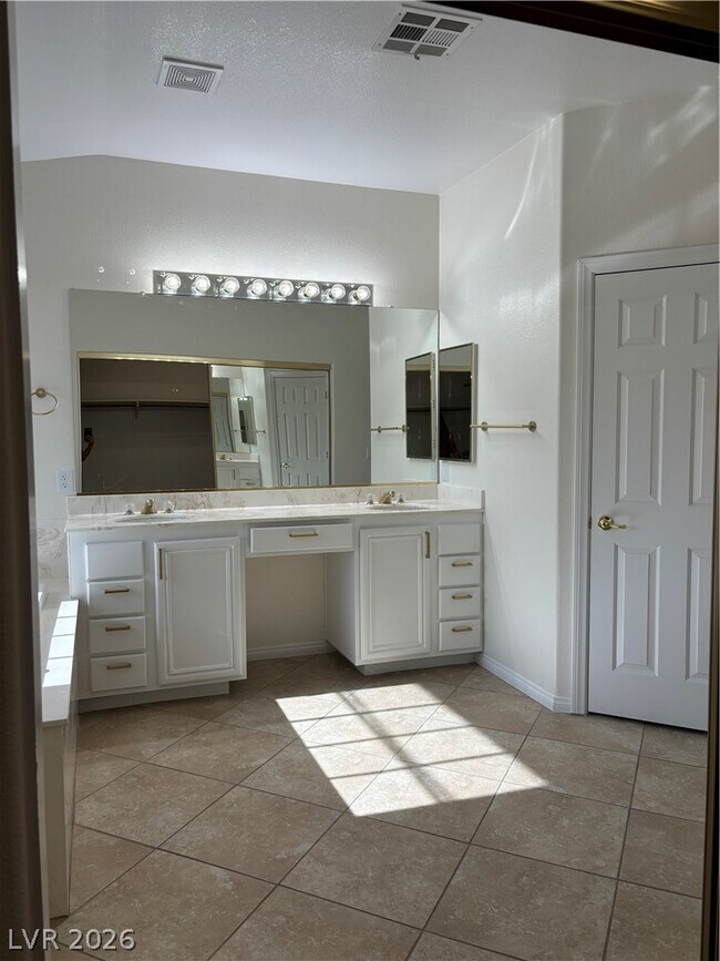 Building Photo - 3088 Archdale St